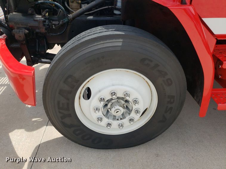 image for item IP9334 1999 Freightliner FL70  rescue vehicle