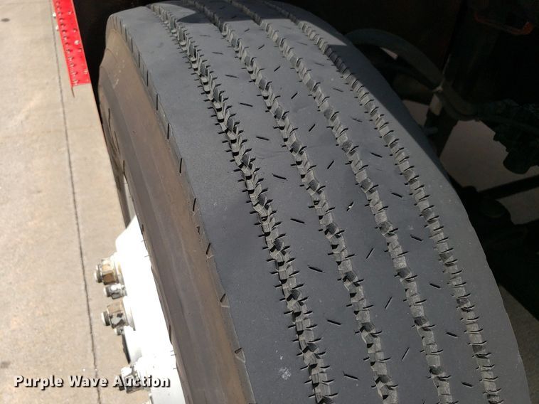 image for item IP9334 1999 Freightliner FL70  rescue vehicle