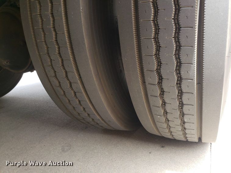 image for item IP9334 1999 Freightliner FL70  rescue vehicle