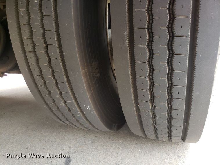 image for item IP9334 1999 Freightliner FL70  rescue vehicle