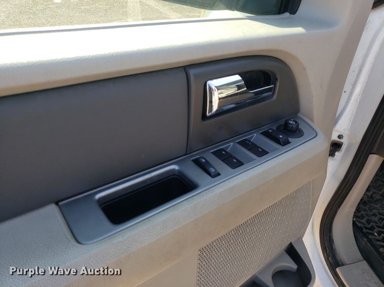 image for item IP9369 2010 Ford Expedition  SUV