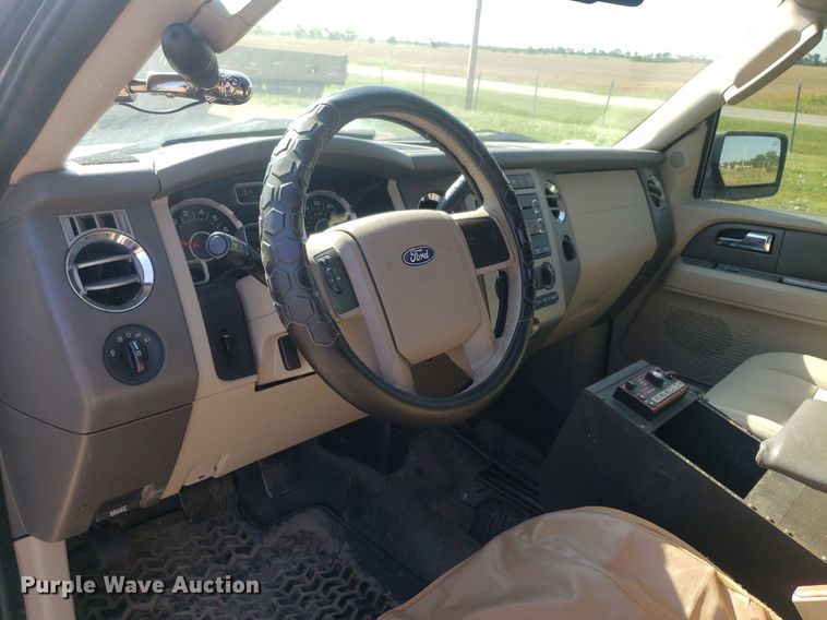 image for item IP9369 2010 Ford Expedition  SUV