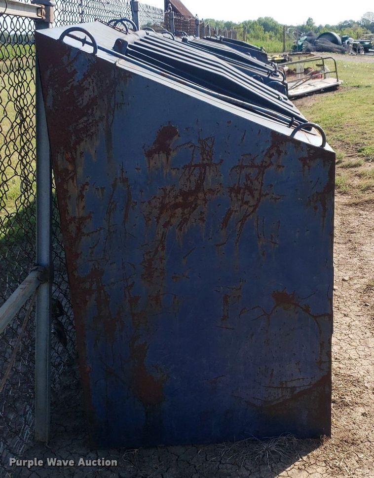 image for item IP9370 (7) dumpsters