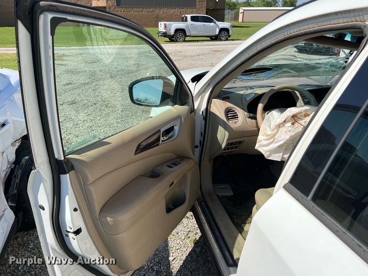 image for item IR9250 2013 Nissan Pathfinder  SUV