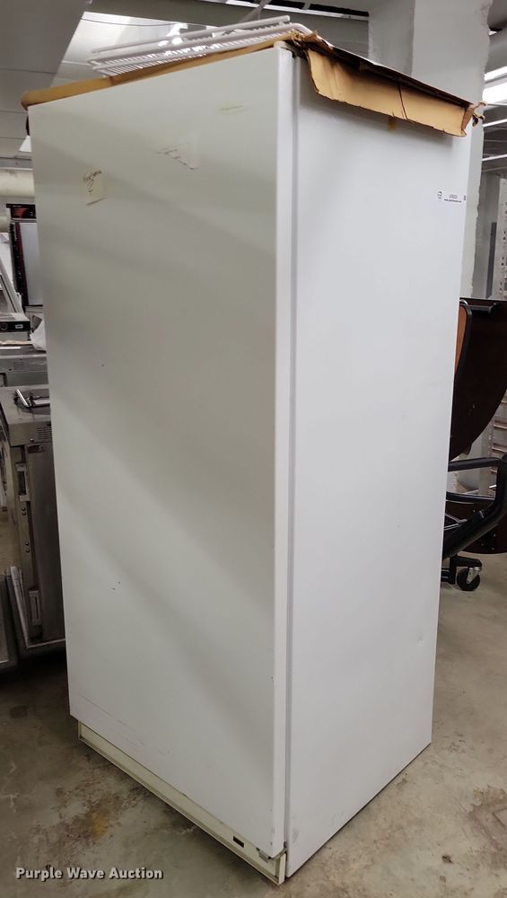 image for item JO9223 2001 Frigidaire FFU20F3AW2  freezer