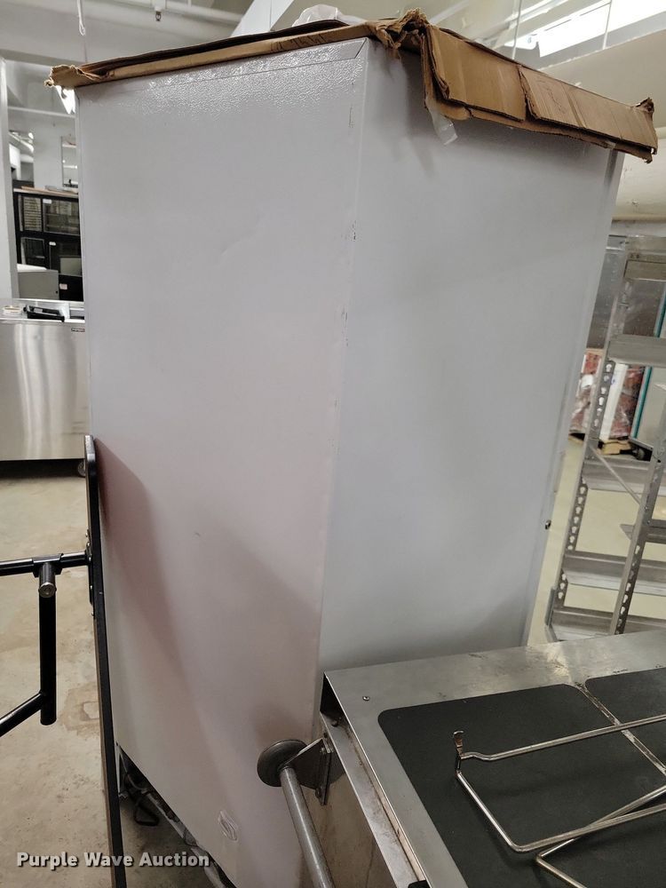 image for item JO9223 2001 Frigidaire FFU20F3AW2  freezer