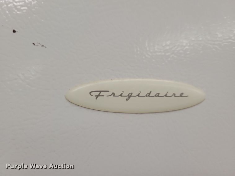 image for item JO9223 2001 Frigidaire FFU20F3AW2  freezer