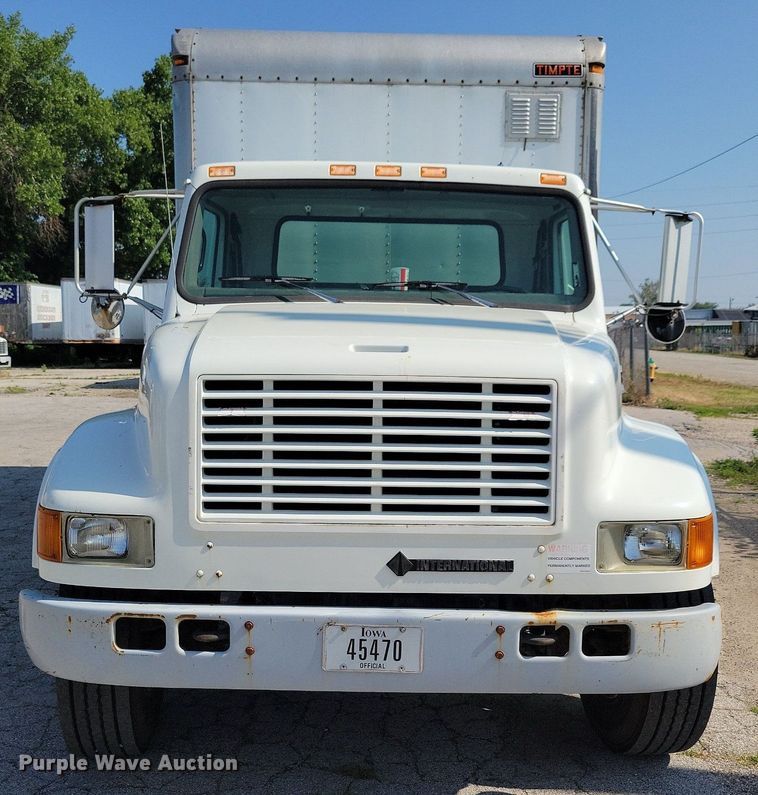 image for item JO9229 1998 International 4700  box truck