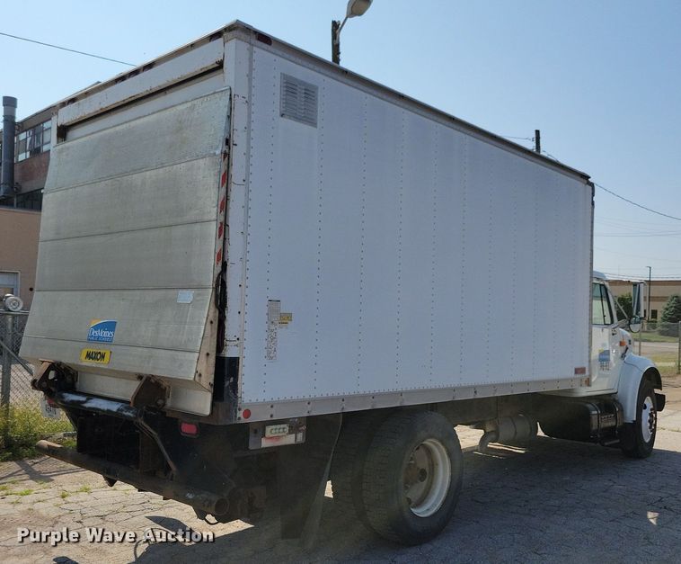 image for item JO9229 1998 International 4700  box truck
