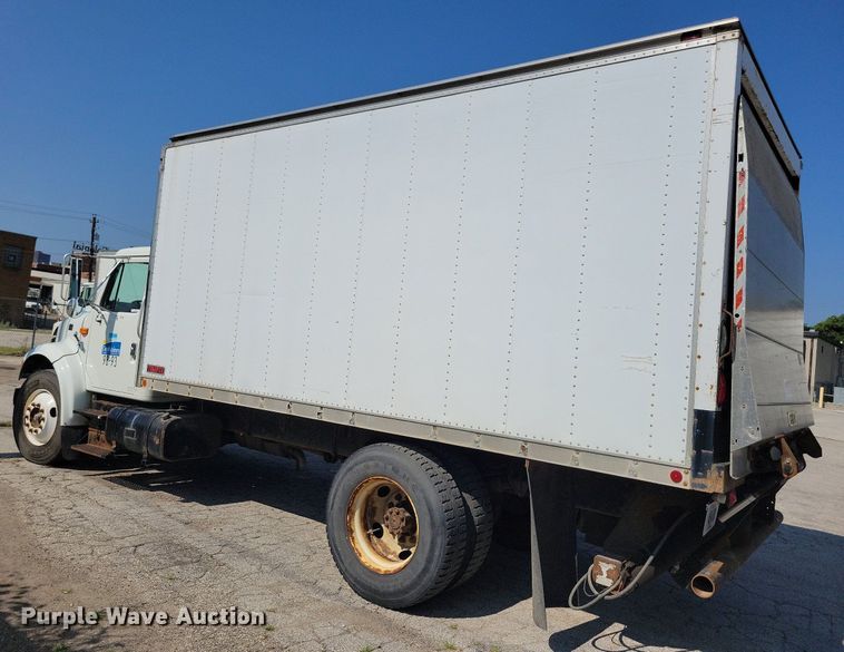 image for item JO9229 1998 International 4700  box truck