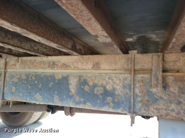 image for item JO9229 1998 International 4700  box truck