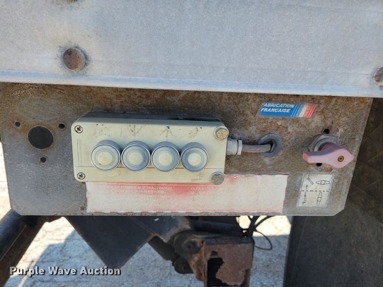 image for item JO9229 1998 International 4700  box truck