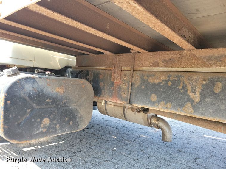 image for item JO9229 1998 International 4700  box truck