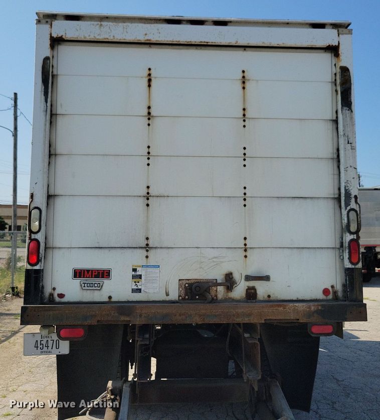 image for item JO9229 1998 International 4700  box truck