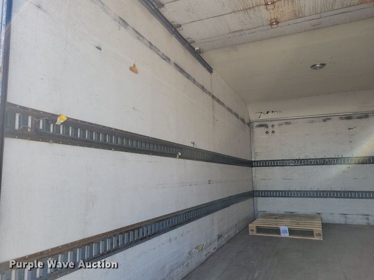 image for item JO9229 1998 International 4700  box truck