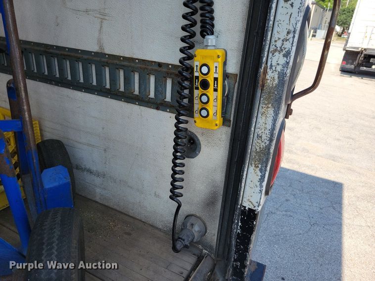 image for item JO9229 1998 International 4700  box truck