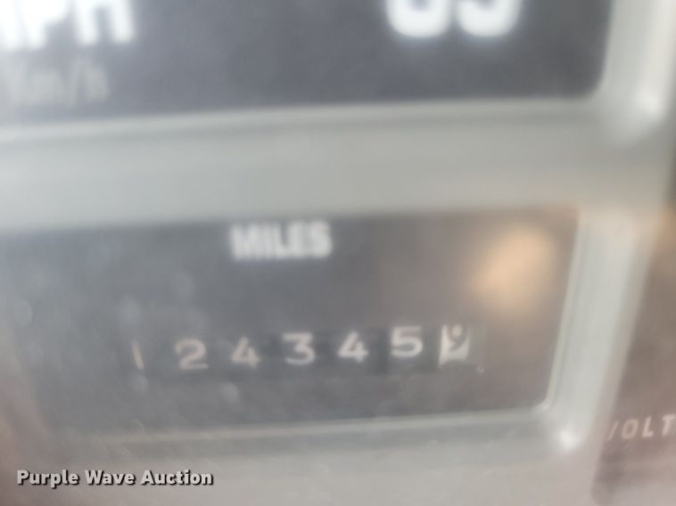 image for item JO9229 1998 International 4700  box truck