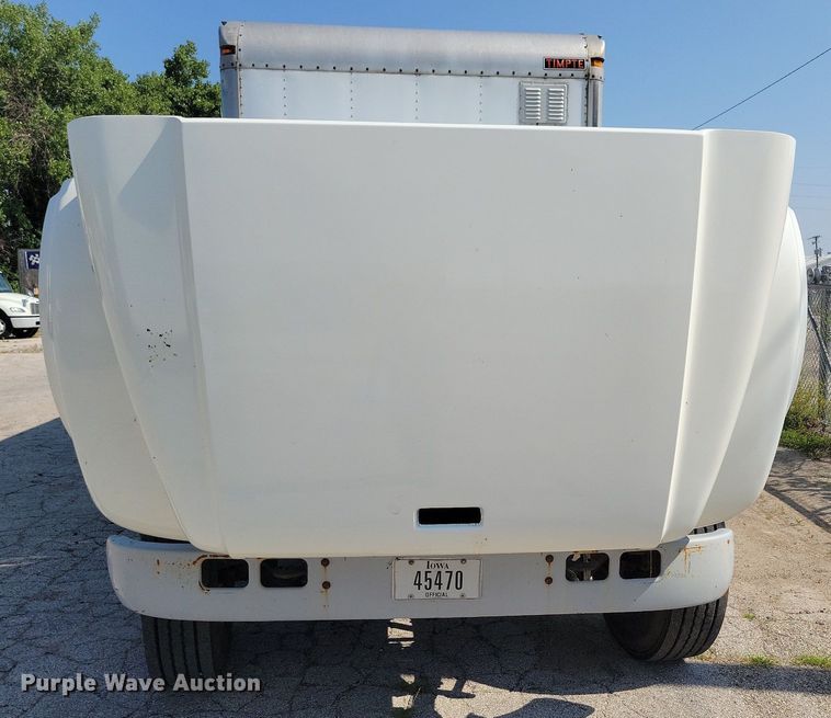 image for item JO9229 1998 International 4700  box truck