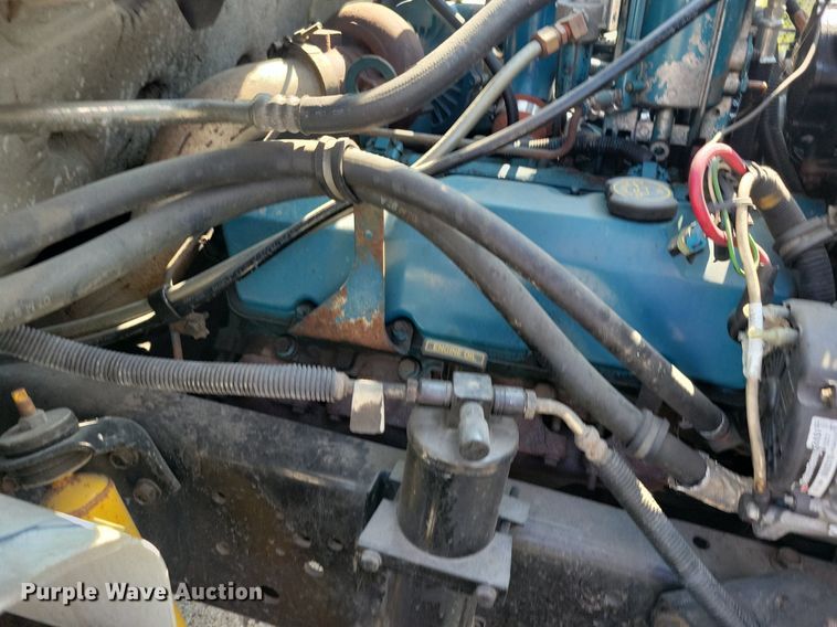 image for item JO9229 1998 International 4700  box truck