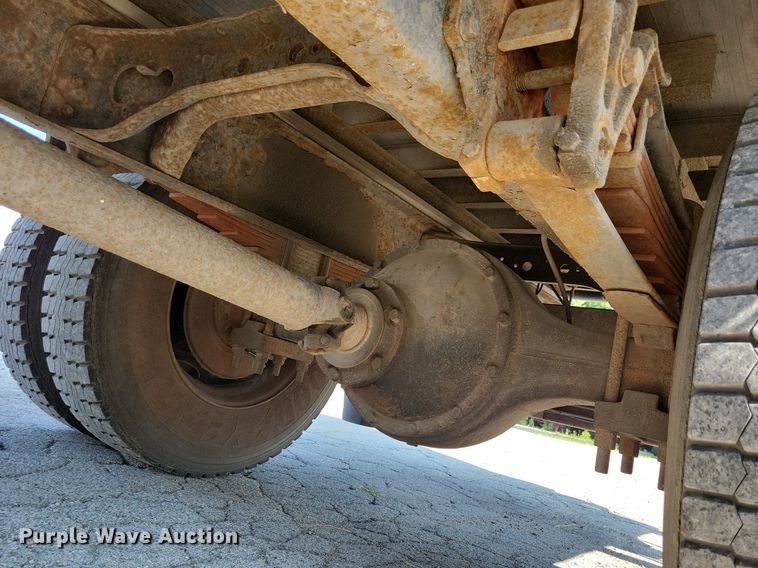 image for item JO9229 1998 International 4700  box truck