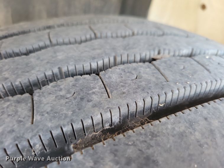 image for item JO9229 1998 International 4700  box truck