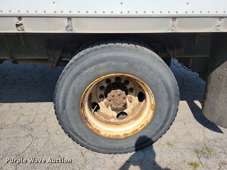 image for item JO9229 1998 International 4700  box truck