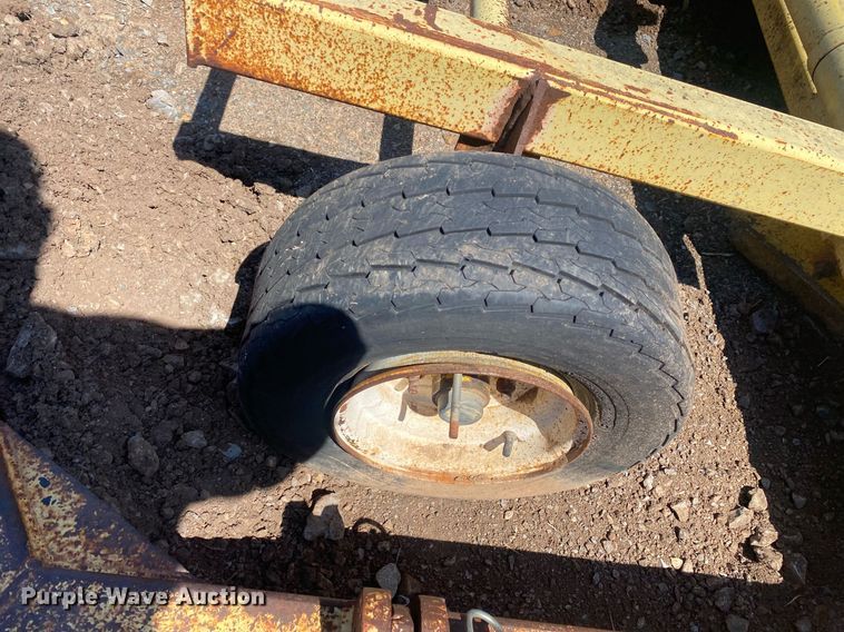 image for item KV9584 Road maintainer