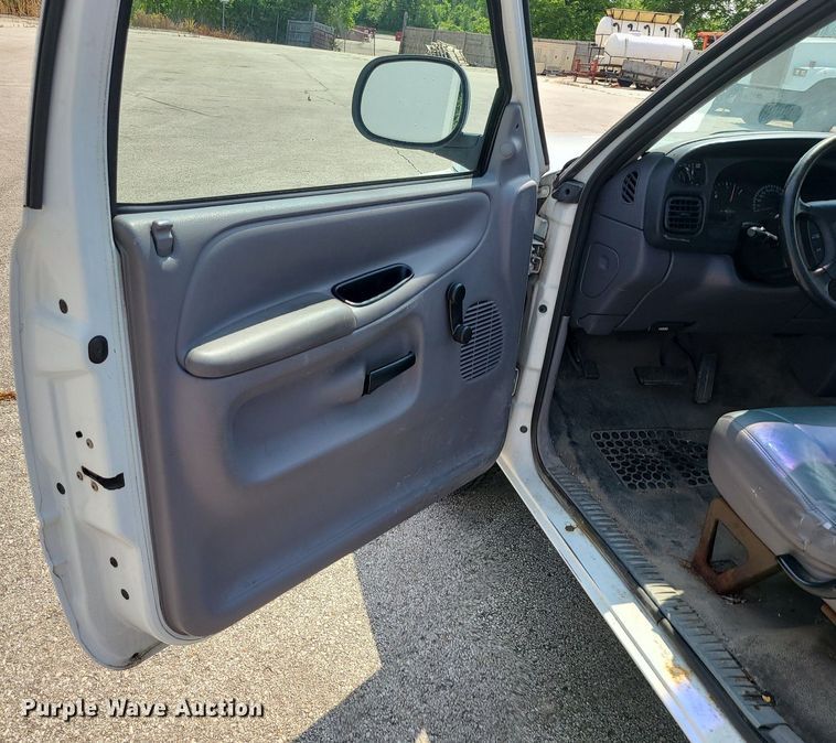 image for item LE9209 1999 Dodge Ram 1500  pickup truck