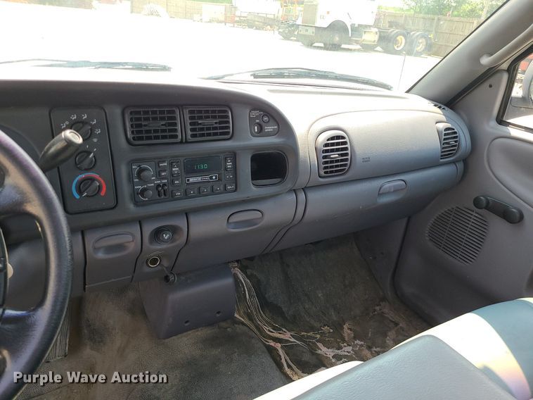 image for item LE9209 1999 Dodge Ram 1500  pickup truck