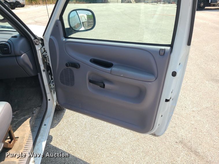 image for item LE9209 1999 Dodge Ram 1500  pickup truck