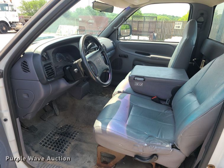 image for item LE9209 1999 Dodge Ram 1500  pickup truck