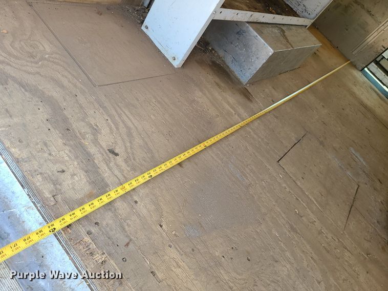 image for item LE9210 2016 Ford Econoline E450  delivery truck