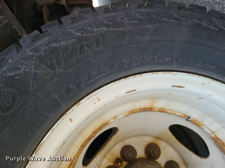 image for item LE9210 2016 Ford Econoline E450  delivery truck