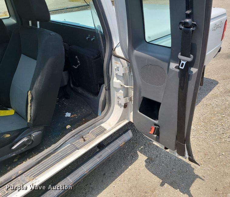 image for item LE9212 2011 Ford Ranger  SuperCab pickup truck