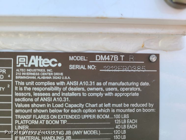 image for item LE9223 2013 International DuraStar 4300  digger derrick truck