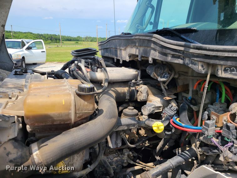 image for item LE9223 2013 International DuraStar 4300  digger derrick truck