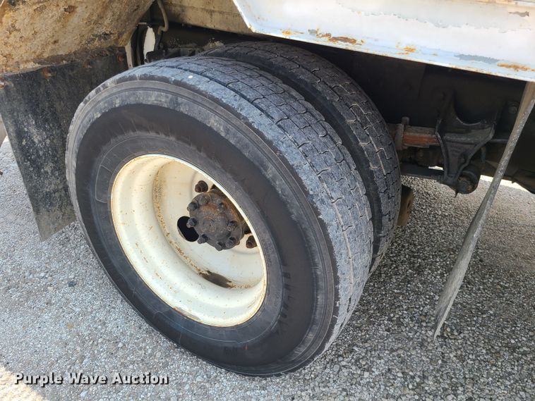 image for item LE9223 2013 International DuraStar 4300  digger derrick truck