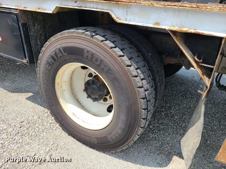 image for item LE9223 2013 International DuraStar 4300  digger derrick truck