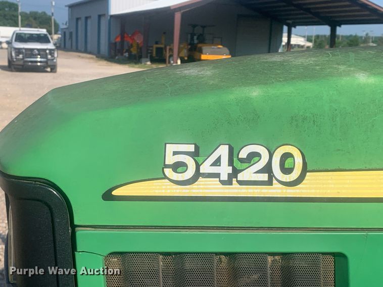 image for item LH9689 2004 John Deere 5420  tractor
