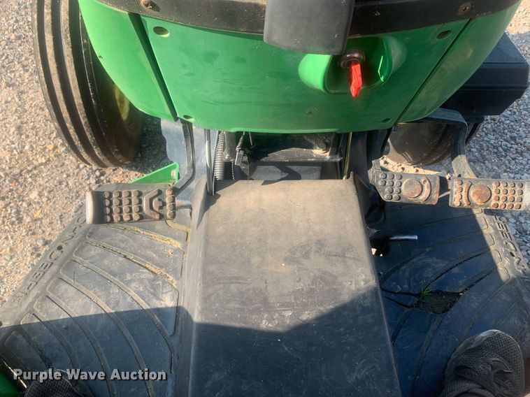 image for item LH9689 2004 John Deere 5420  tractor