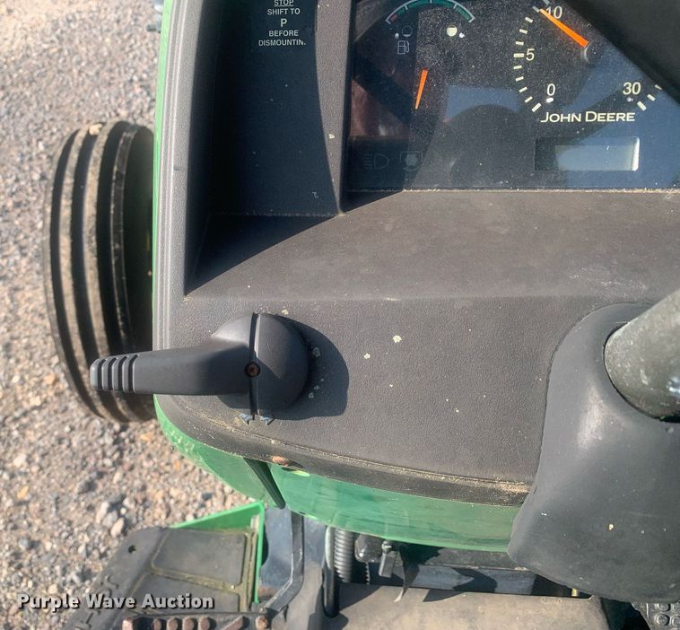 image for item LH9689 2004 John Deere 5420  tractor