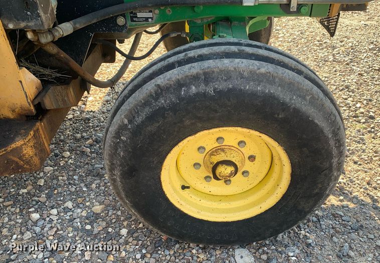image for item LH9689 2004 John Deere 5420  tractor