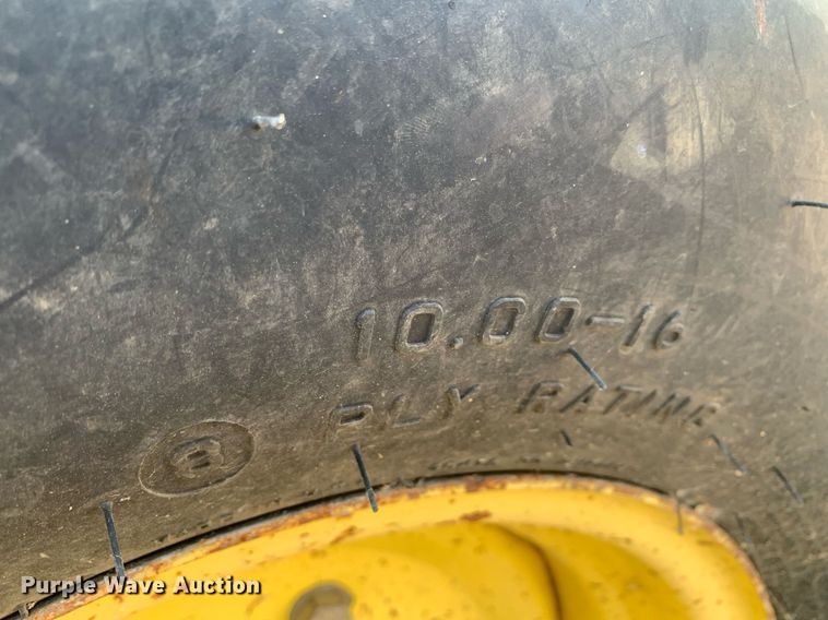 image for item LH9689 2004 John Deere 5420  tractor