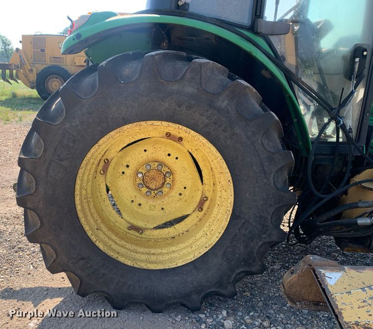 image for item LH9689 2004 John Deere 5420  tractor