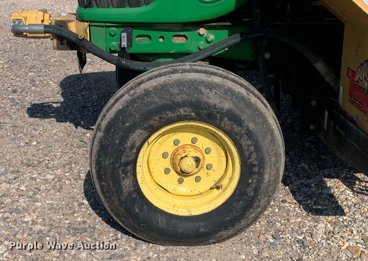 image for item LH9689 2004 John Deere 5420  tractor