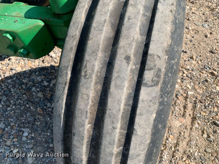 image for item LH9689 2004 John Deere 5420  tractor