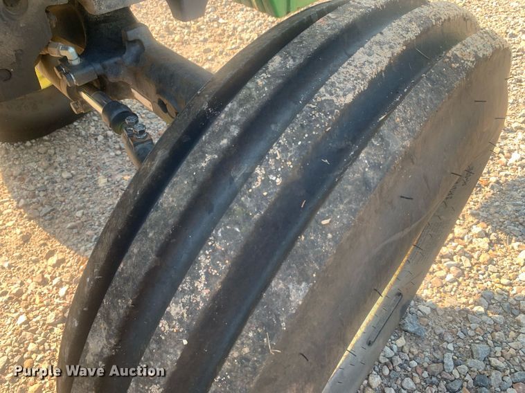 image for item LH9689 2004 John Deere 5420  tractor