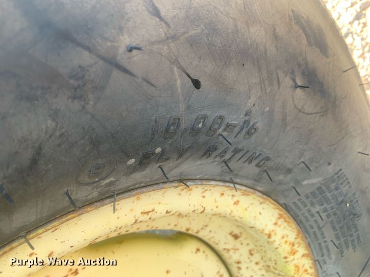 image for item LH9689 2004 John Deere 5420  tractor