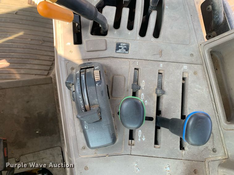 image for item LH9690 2010 John Deere 6330  tractor