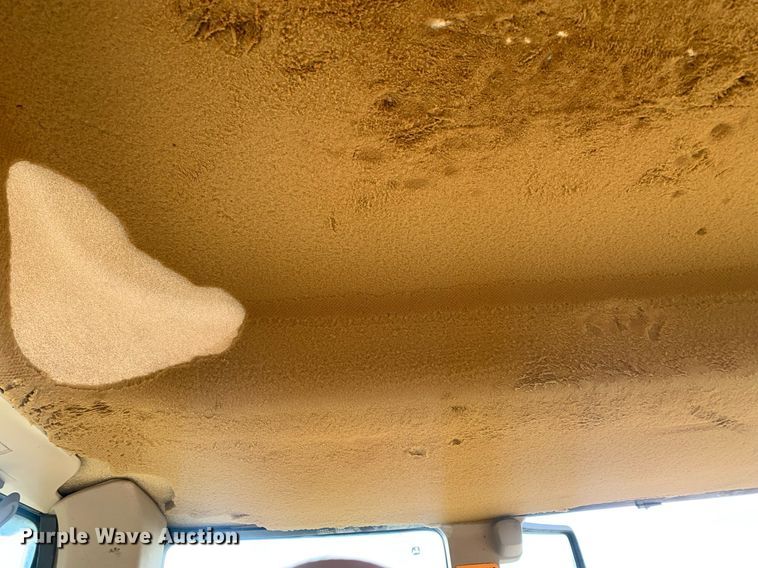 image for item LH9690 2010 John Deere 6330  tractor